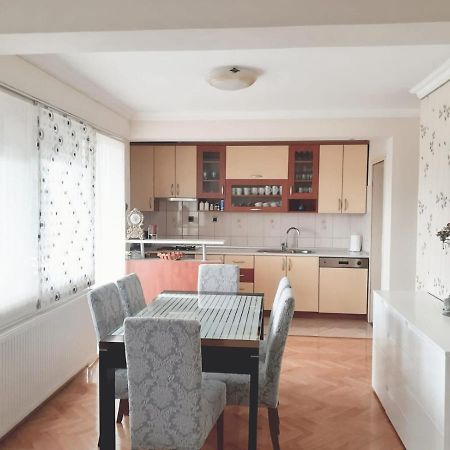 Spacious 80M2 Apartment In The Center Ljubuški Buitenkant foto