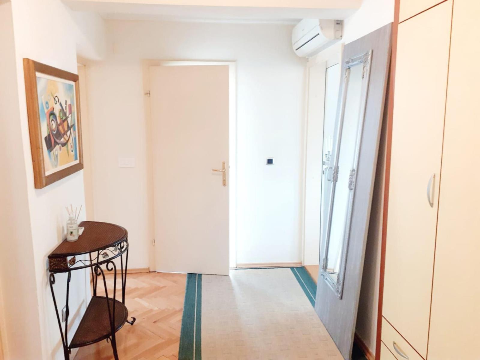 Spacious 80M2 Apartment In The Center Ljubuški Kamer foto